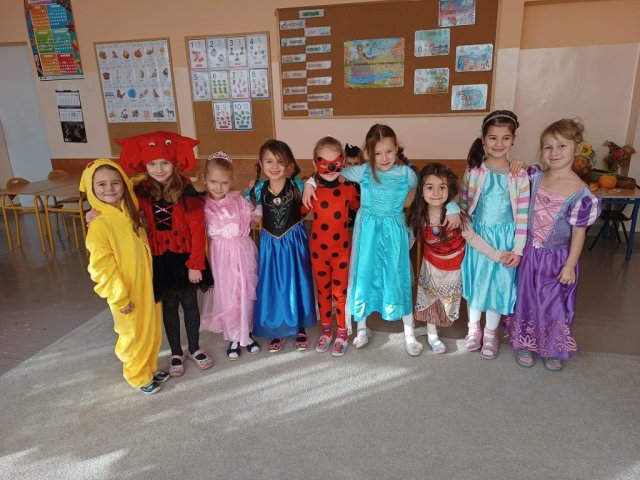 b_1024_768_0_00_images_2023_2024_Zerowki_Bajki_393803976_803556351572315_1249347378393041906_n